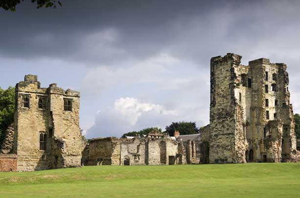 Cheap days out Ashby Castle