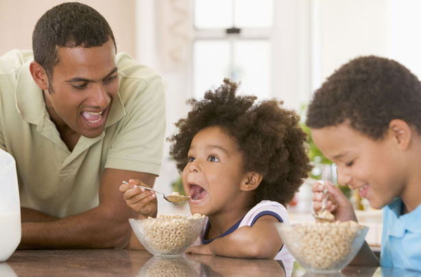 family eating breakfast photo