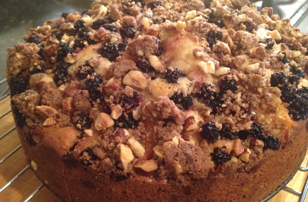blackberry and apple cake crumble
