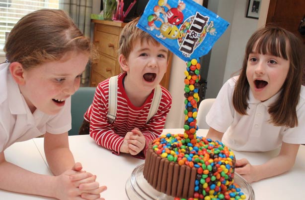 Anti-gravity-cake-reaction.jpg