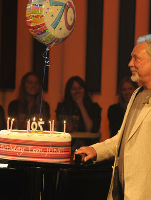 Celebrity birthday cakes