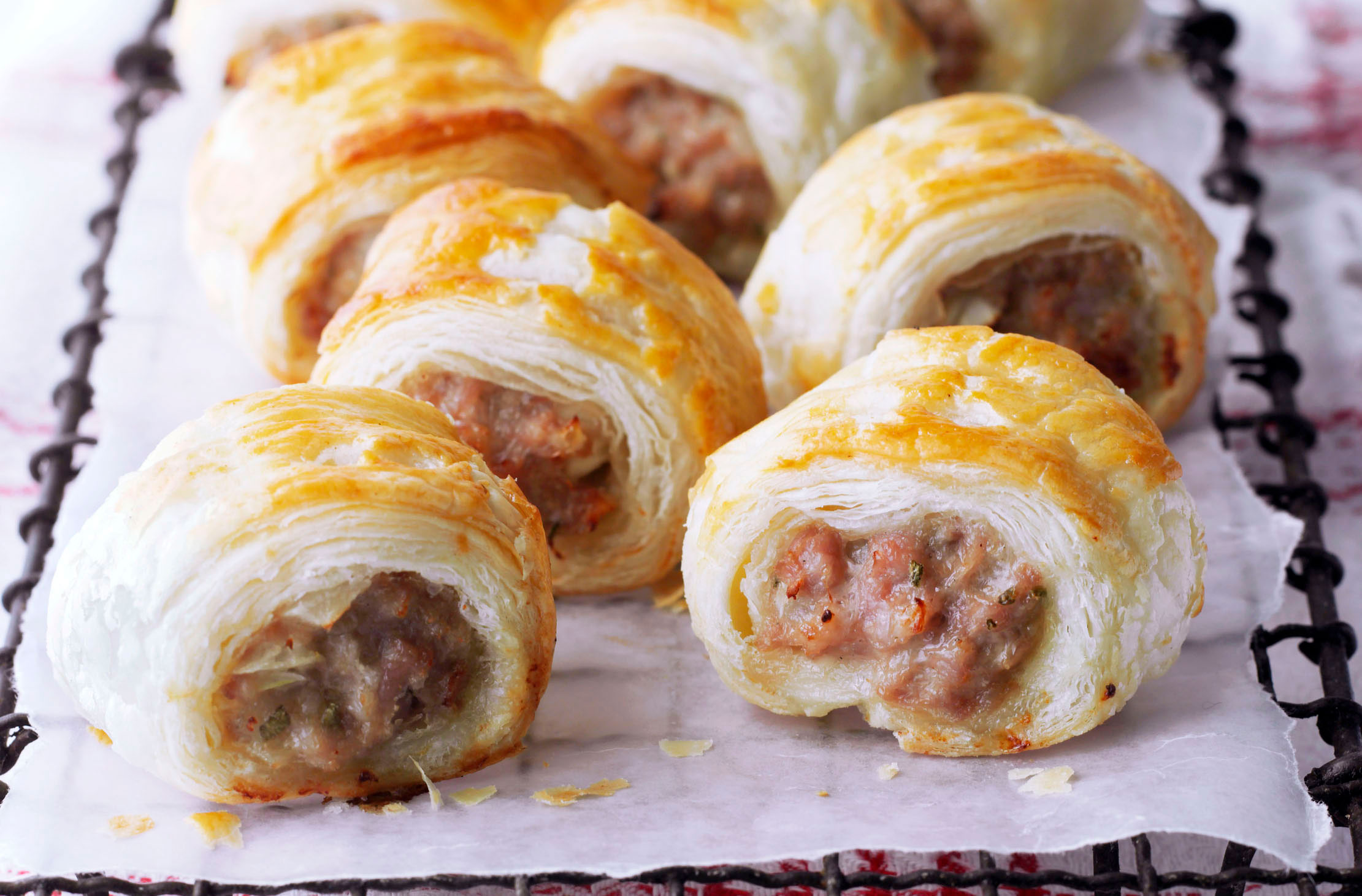 How to make sausage rolls