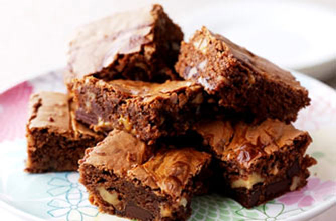 Phil Vickery's caramel swirl chocolate brownies