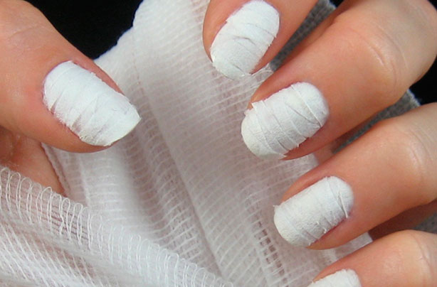 Halloween mummy nails