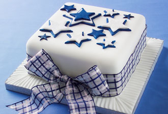 How to make a Christmas star design cake