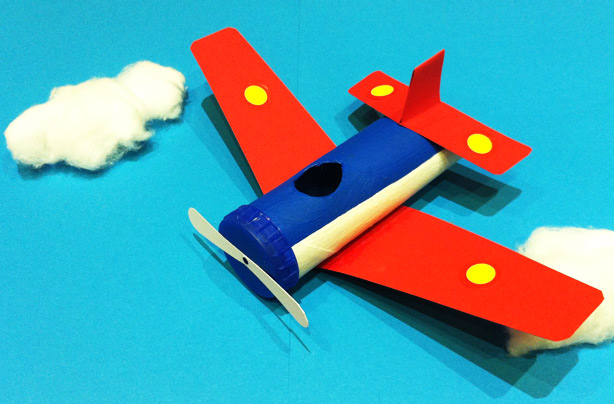 10 ways with toilet rolls: aeroplane
