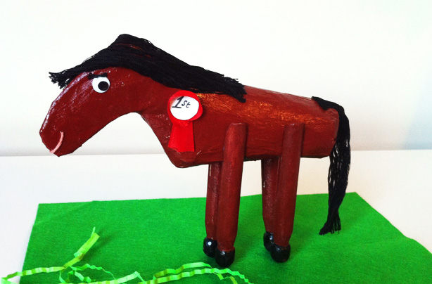 10 ways with toilet rolls: horse