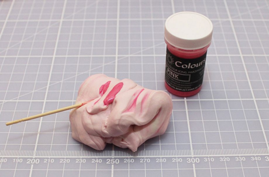 Bow cake decoration