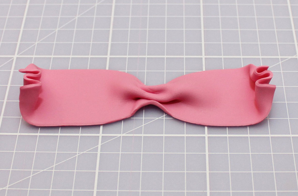 Bow cake decoration
