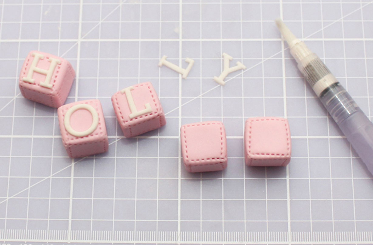 Fondant name blocks