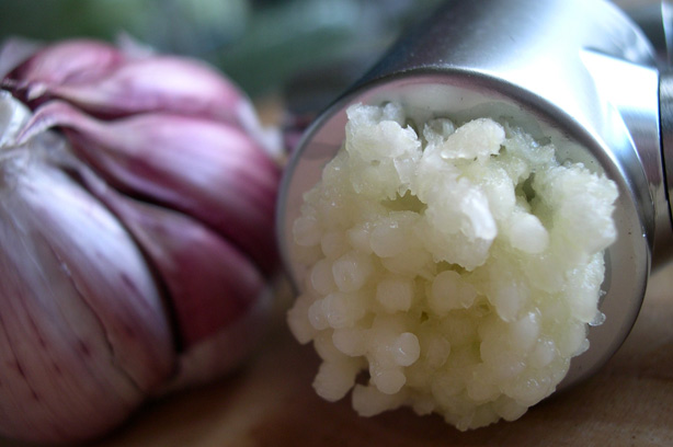 Crushed garlic