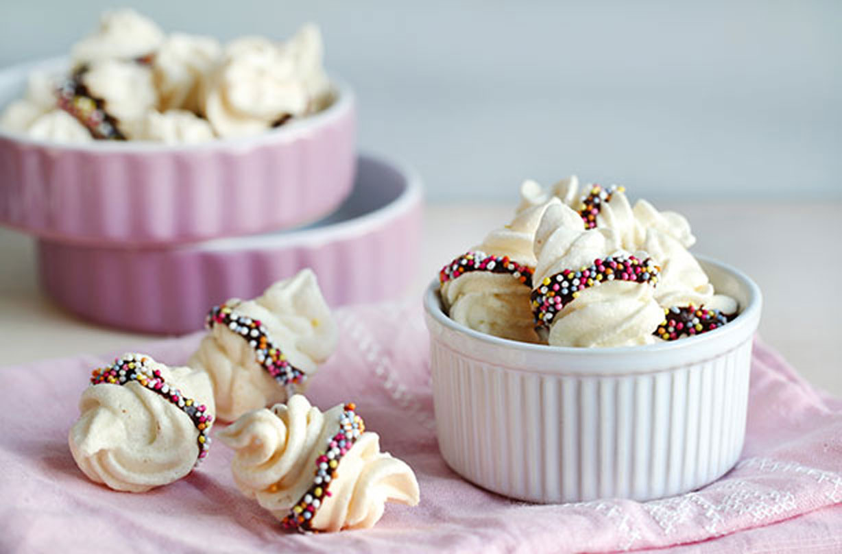 Mini meringue kisses