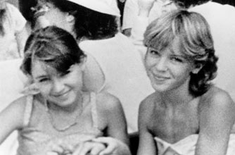 Young Dannii and Kylie Minogue