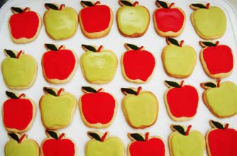 Apple-shaped cookies recipe