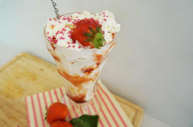 Pimm's sundae