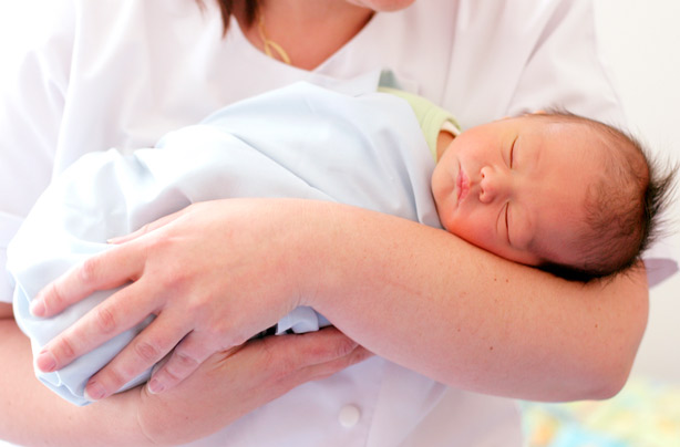 How to swaddle a baby picture