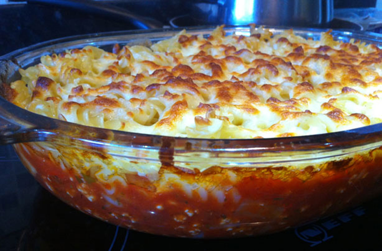 Chicken and mushroom pasta bake
