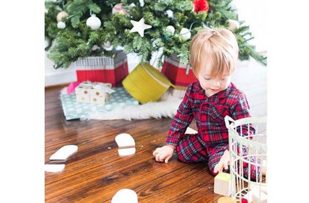 How to make the kids believe in Santa