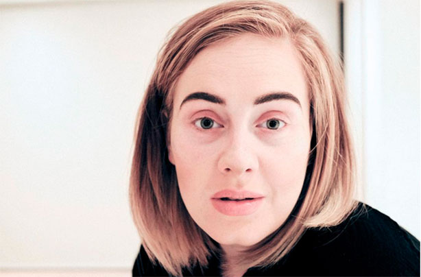 Adele stuns with make-up free photo