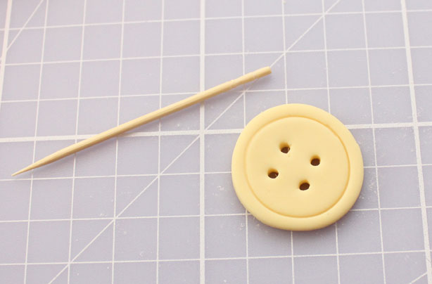 How to make button cupcake decorations