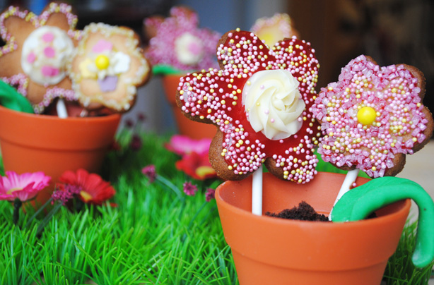 Mother's Day biscuits: Flower pots