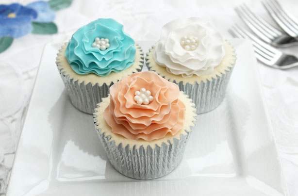 Ruffle flower cake decorations