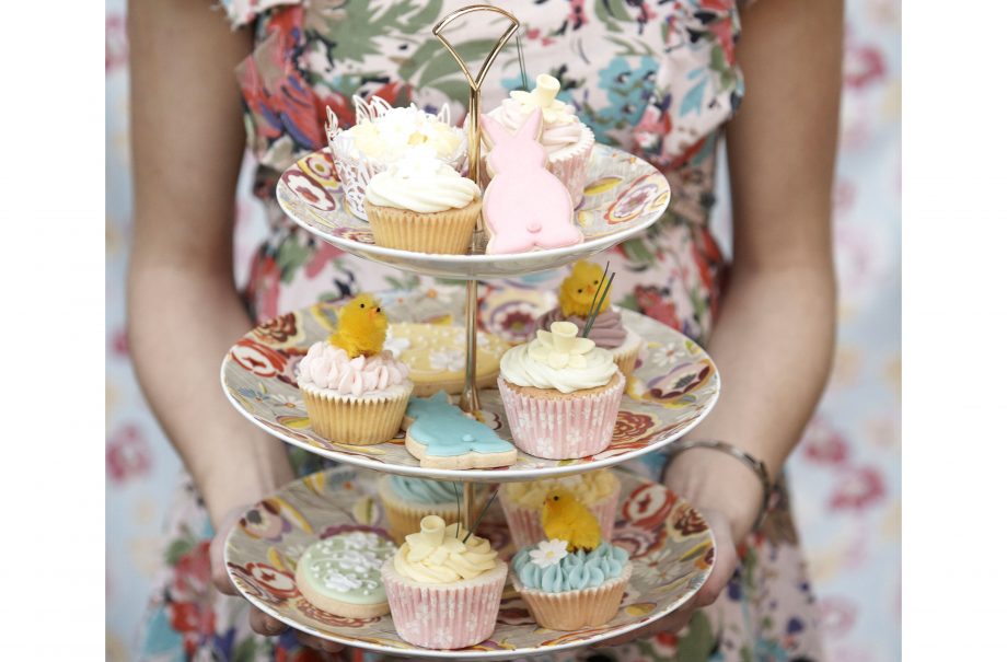 Easter vanilla cupcakes