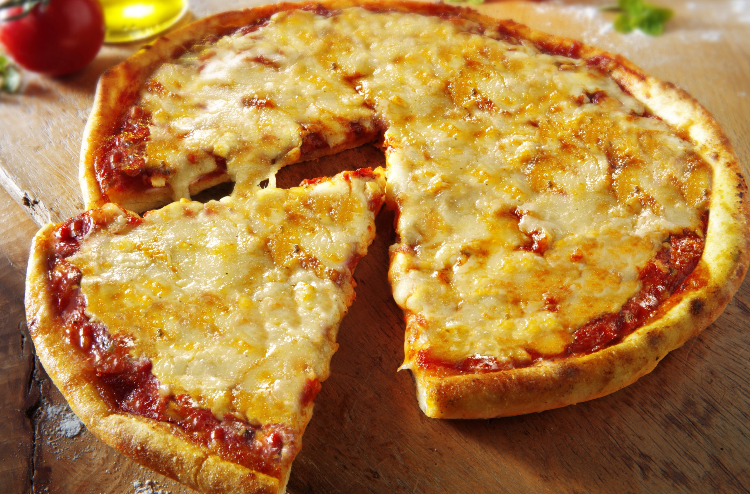 Tesco Value Cheese And Tomato Pizza: 1/10