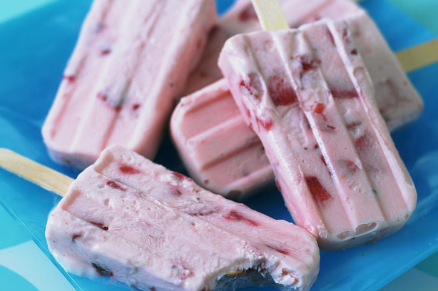 Milky Strawberry Sticks