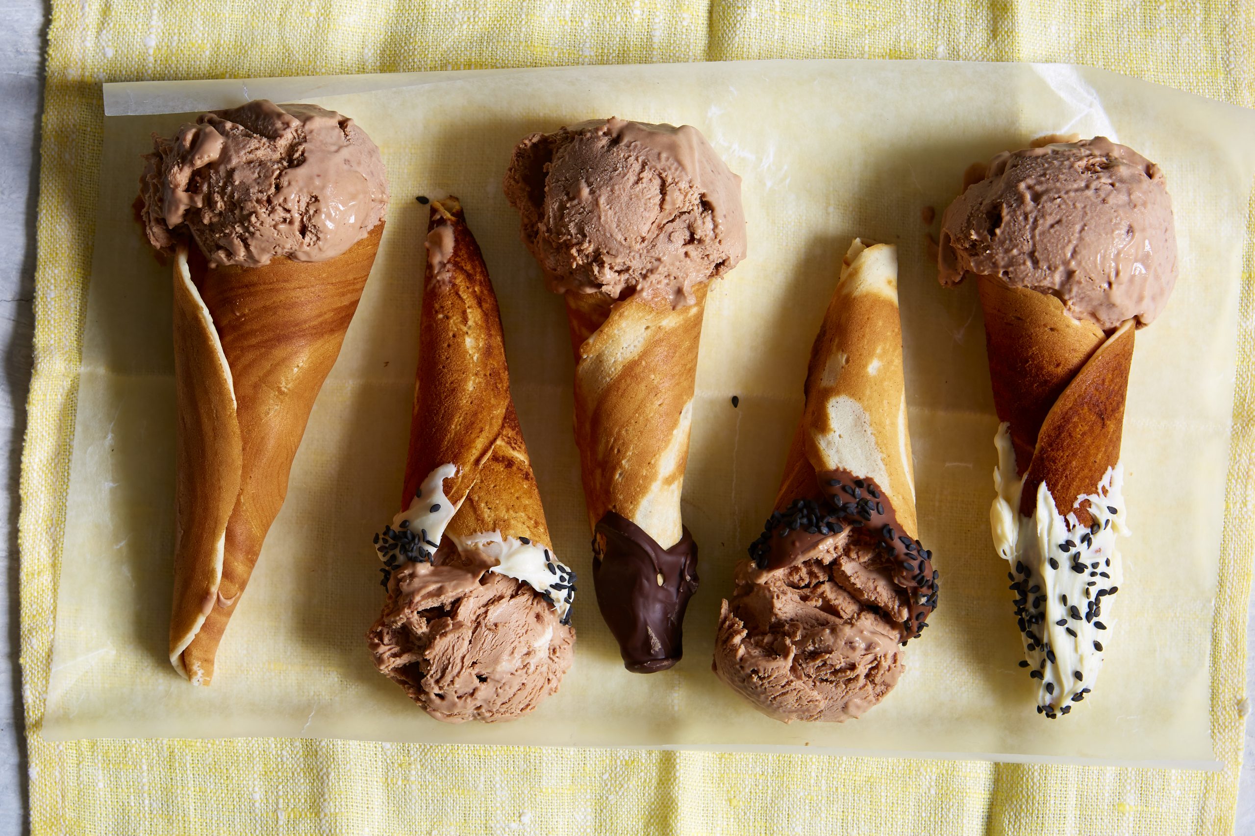Quick chocolate mini cones
