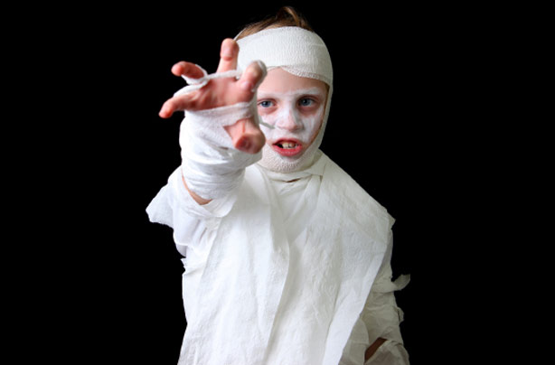 Make your own Halloween costumes: Mummy costume