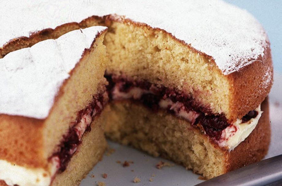 Cherry and vanilla sponge