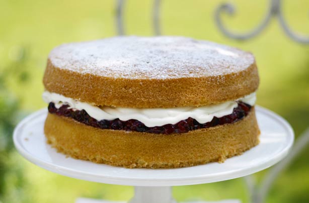 Summer berry Victoria sponge