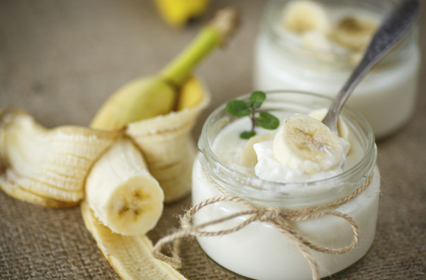 Healthy snacks: Banana yogurt