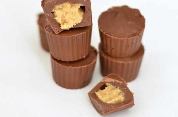 Homemade mini peanut butter cups
