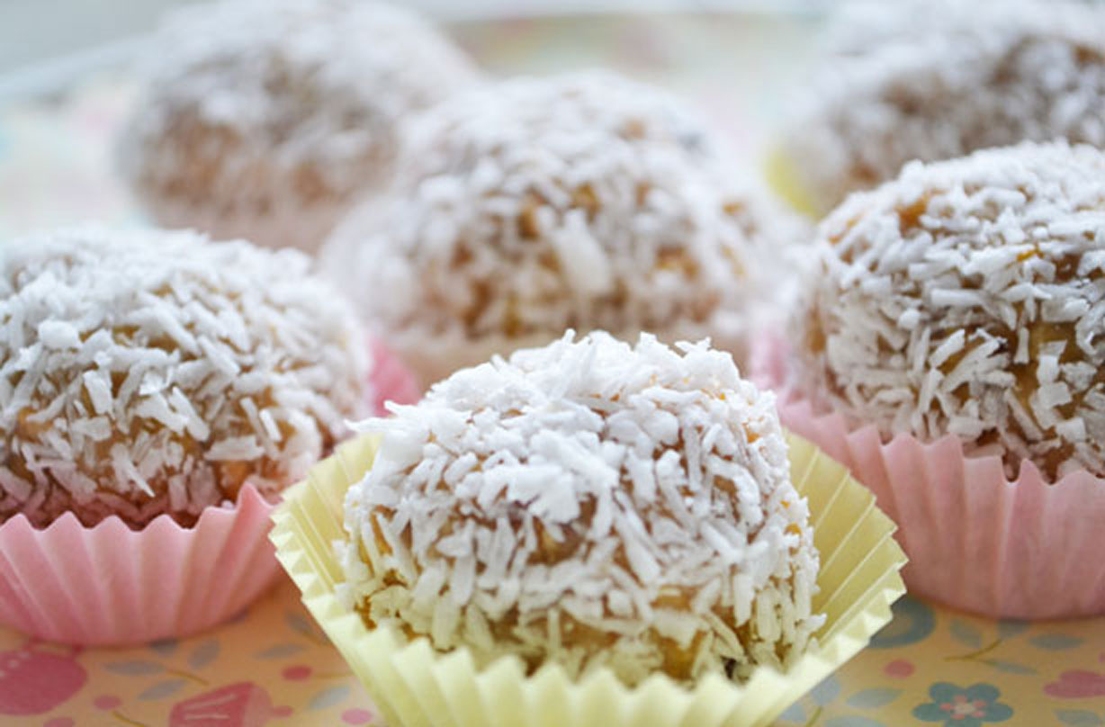 Fruity biscuit truffles