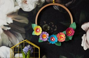 easter crafts for kids: easter wreath egg boxes