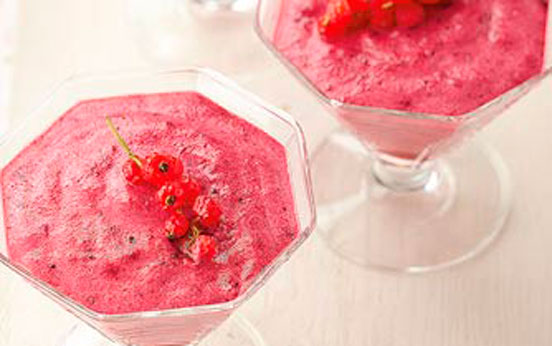 Light berry mousse