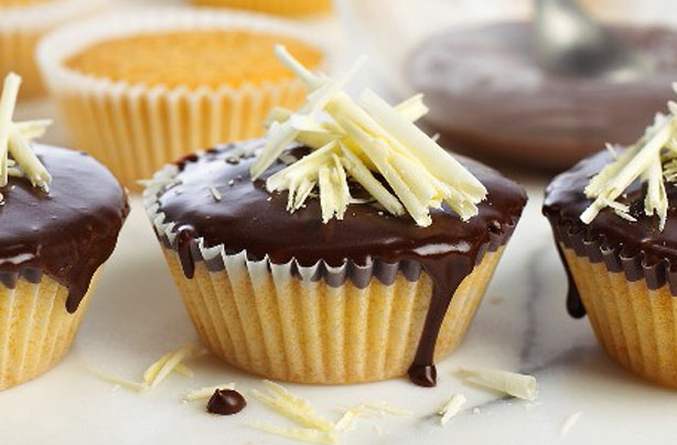 Chocolate and vanilla fairy cakes