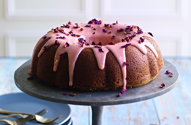 Prosecco, white chocolate and rose Bundt cake