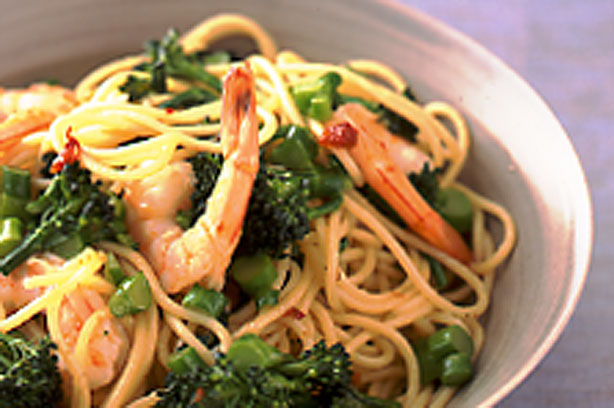 Chilli prawn and broccoli spaghetti recipe