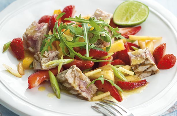Tuna and strawberry salad