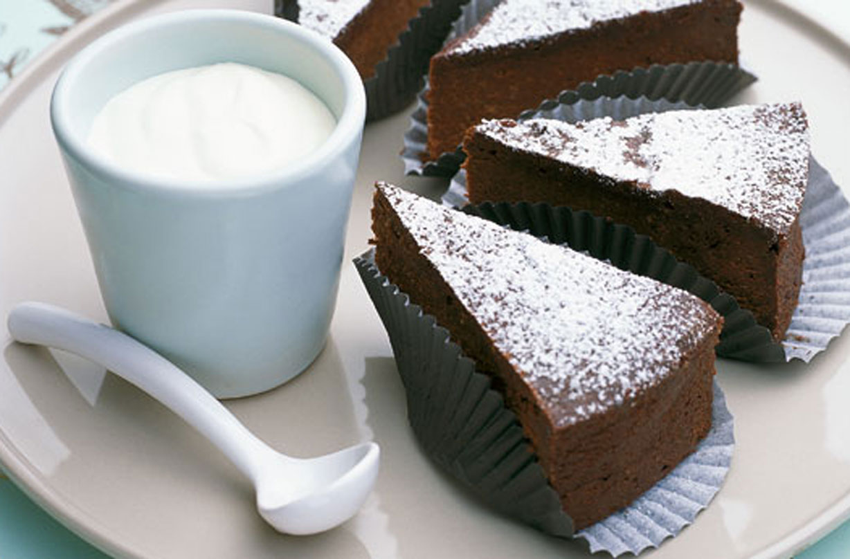 Flourless chocolate cake