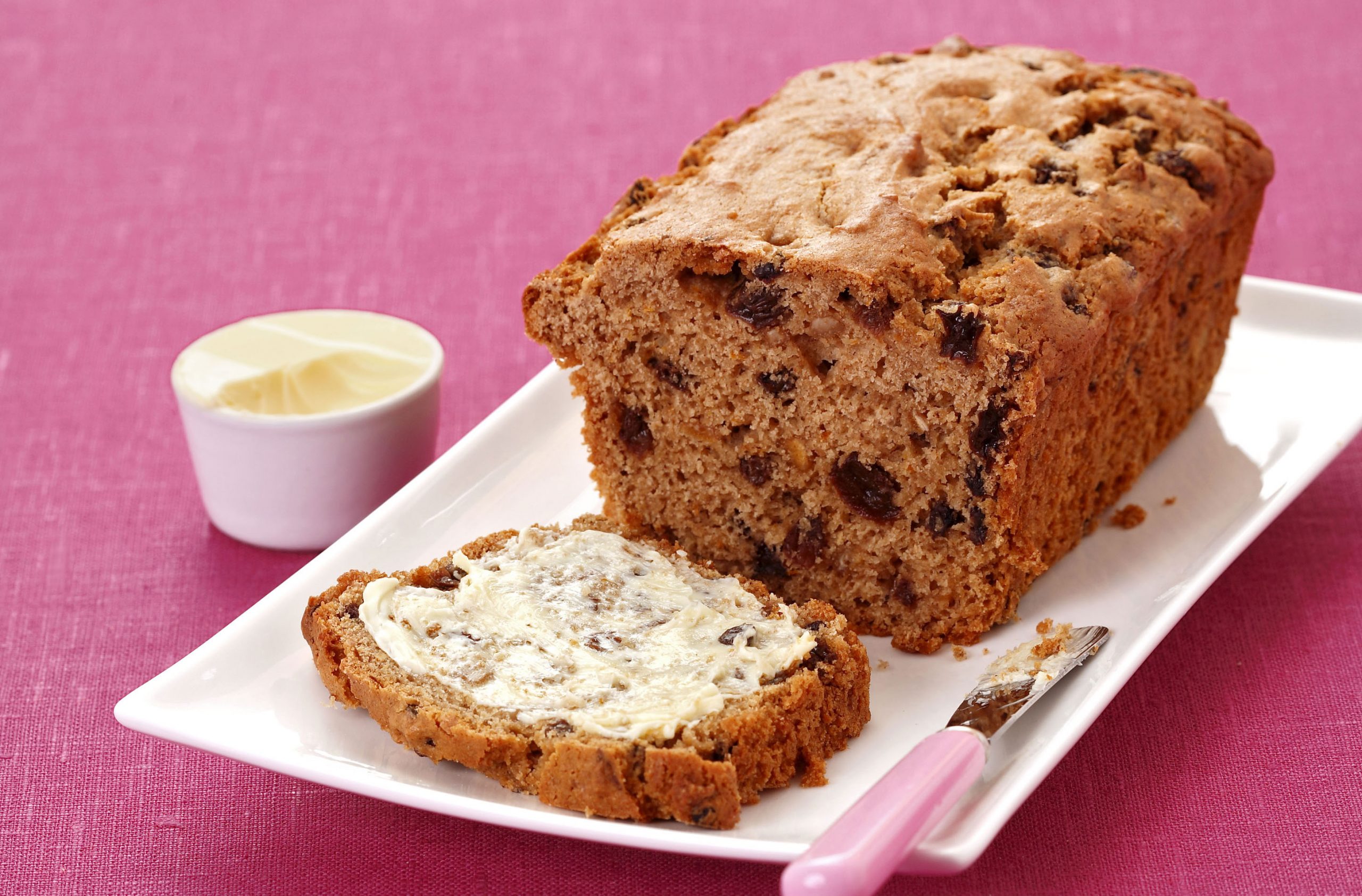 Gluten-free spiced fruit teabread