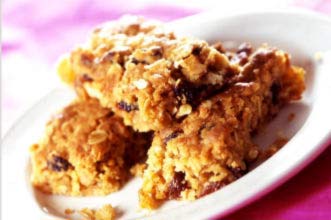 Cranberry and cinnamon tray bake recipe