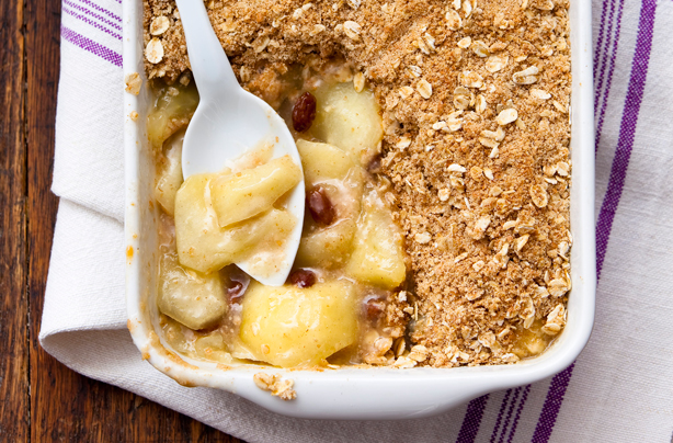 Apple, elderflower and cinnamon crumble