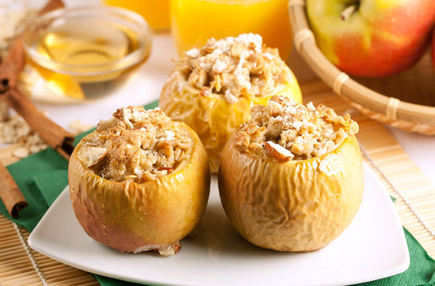 Baked apples with crumble topping