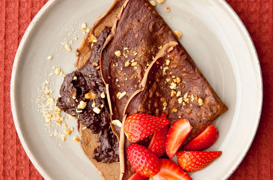 Chocolate pancakes with chocolate hazelnut spread