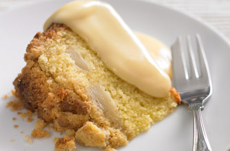 Cinnamon apple and pear crumble cake