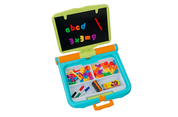 Magnetic Learning Desk